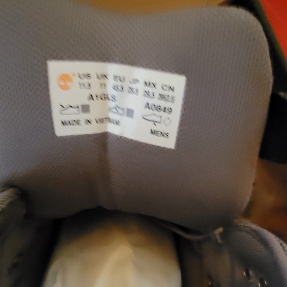 Timberland mens boots 11.5 Gray NIB - Picture 2 of 5